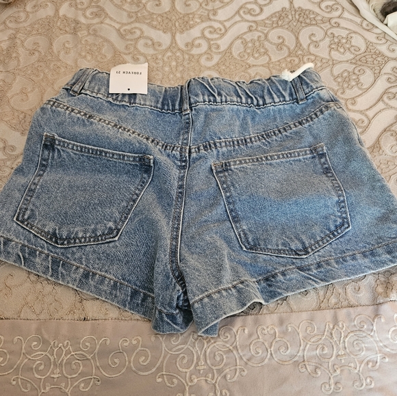 NWT Forever 21 Jean Shorts for Juniors. Beautiful comfy jeans. Size M - Picture 4 of 5